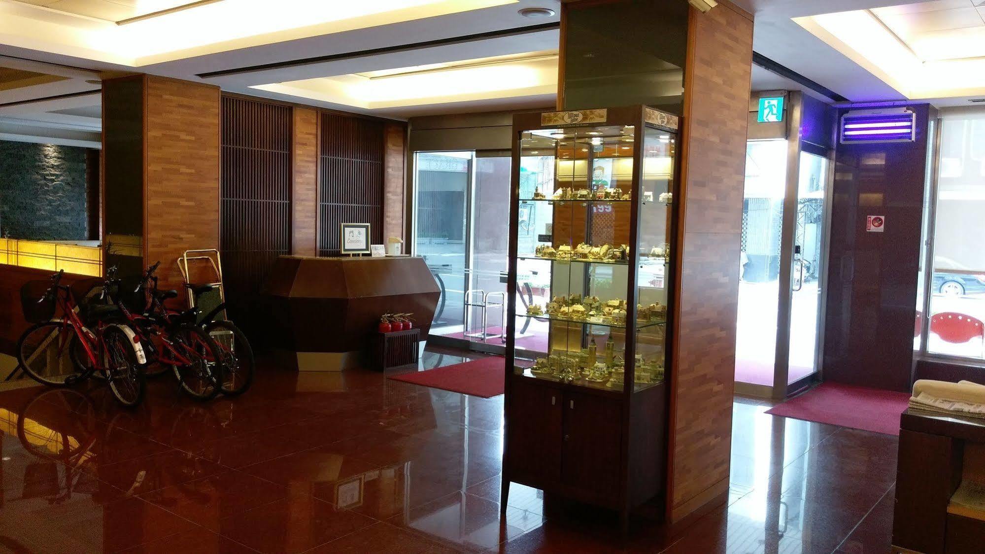 โรงแรมพรีเมียร์ ไถหนาน ภายนอก รูปภาพ